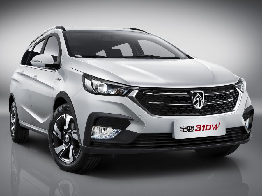  Baojun 310W 2018 года  (фото 8 из 16)